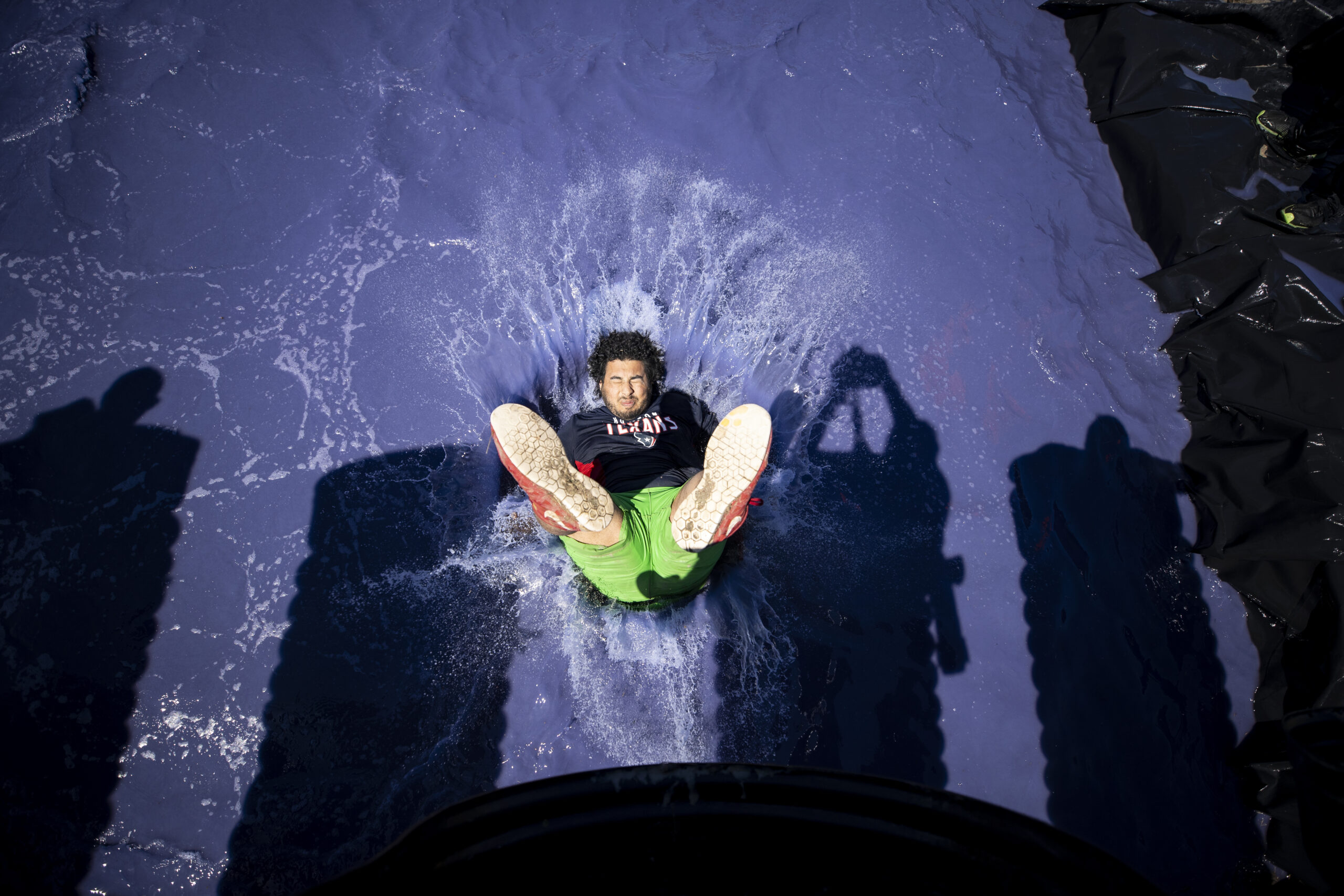 man tough mudder course in water