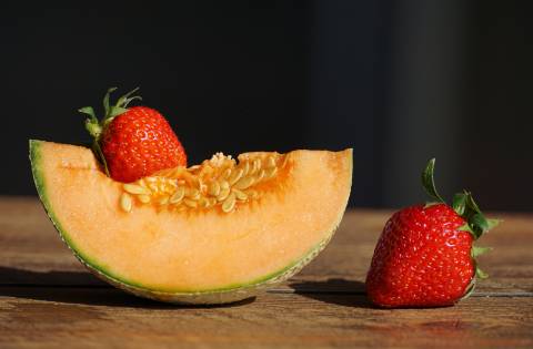 hydrating foods: cantaloupe