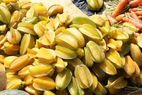 hydrating foods: starfruit